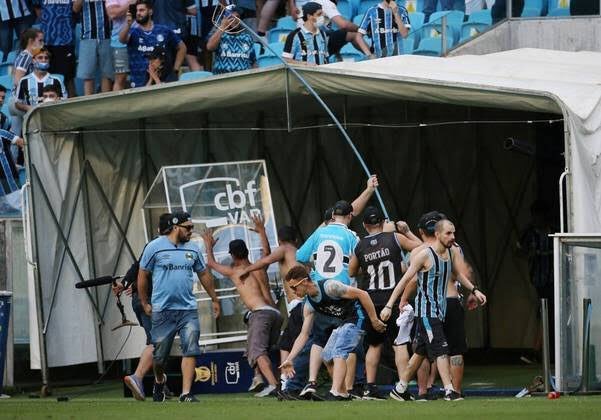 STJD marca julgamento e Grêmio vive expectativa de ter torcida na reta final