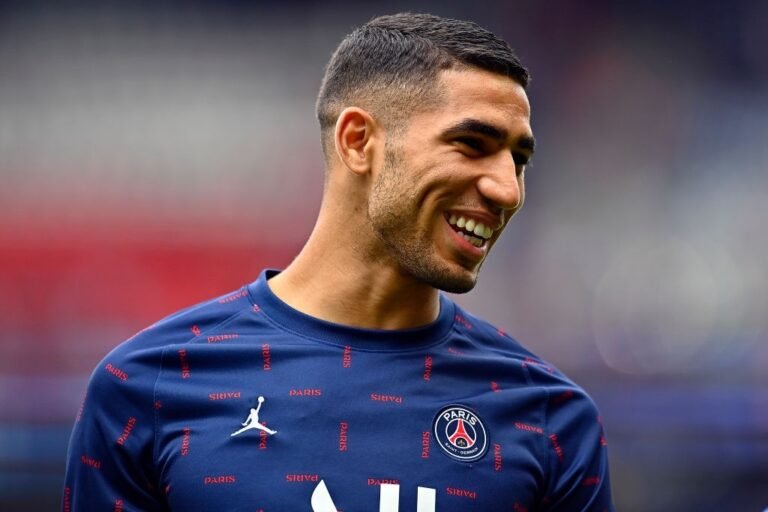 Hakimi supera Alexander-Arnold e é apontado como melhor lateral-direito do mundo