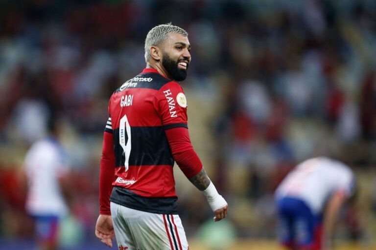 Gabigol diz que ‘nasceu’ para jogar no Flamengo: “Me vejo ficando por muito tempo”