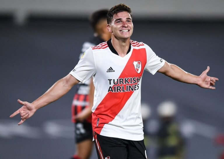 Manchester City e Manchester United disputam a contratação de jogador do River Plate