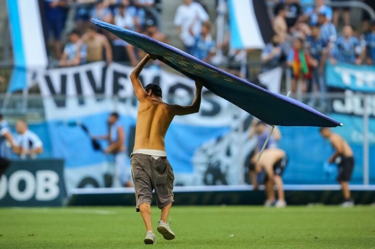 Grêmio tem pedido negado pelo STJD e segue sem ter torcedores no estádio