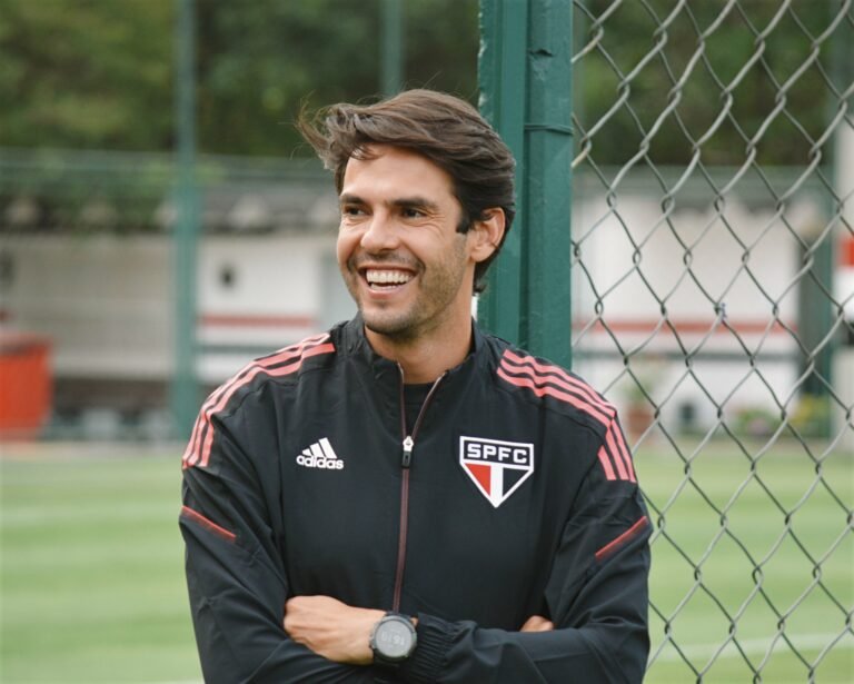 Kaká inicia período de observação nos treinos de São Paulo