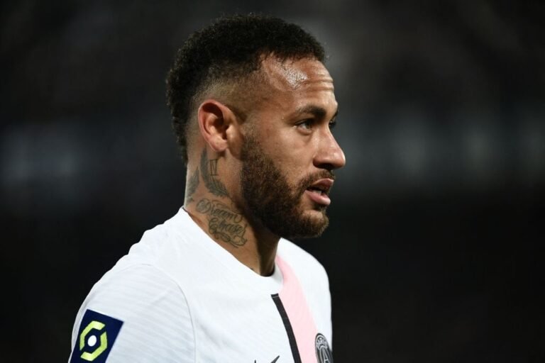 Neymar já desfalcou PSG em quase 100 jogos por lesão