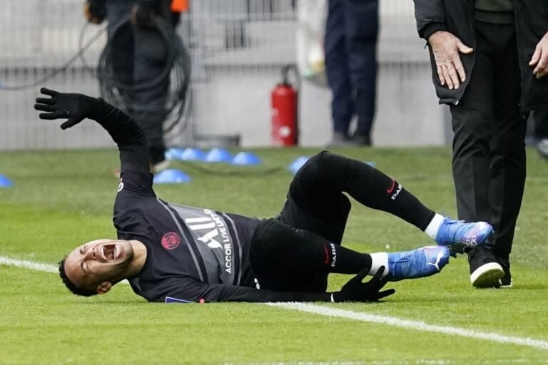 Pochettino revela preocupação com lesão de Neymar: “As imagens são impressionantes”