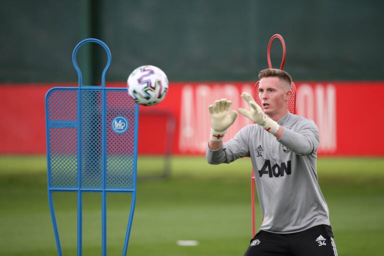 Newcastle observa situação de goleiro do Manchester United