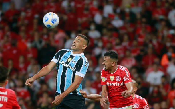 Grêmio pode ficar a dez pontos da saída da zona de rebaixamento