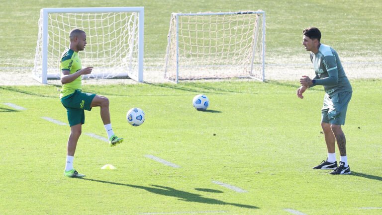 Mayke volta aos treinos no Palmeiras