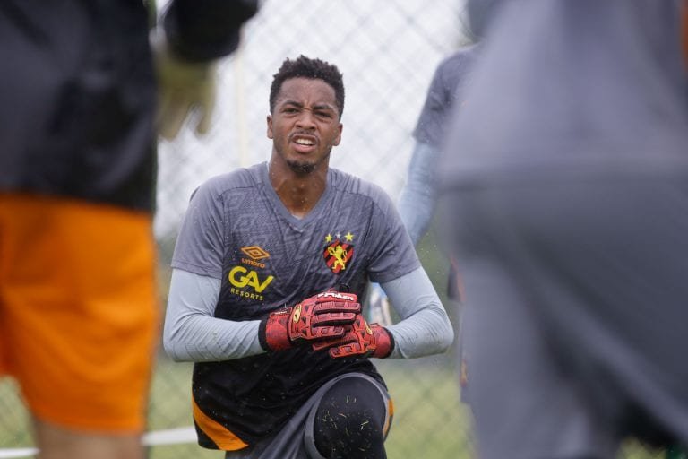 Carlos Eduardo foca em sequência final com junto ao Sport
