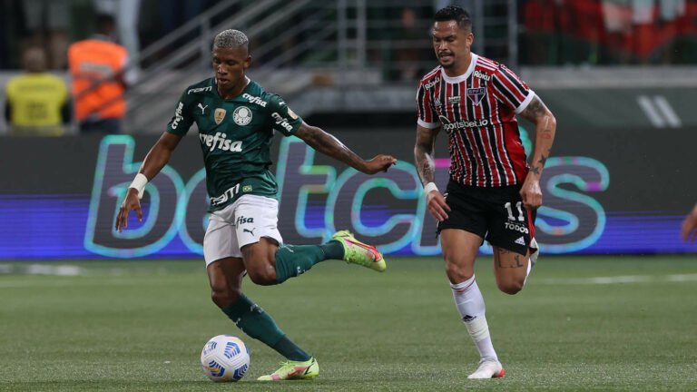 Após derrota para o São Paulo, Palmeiras vê Flamengo se consolidar na vice-liderança do Brasileirão