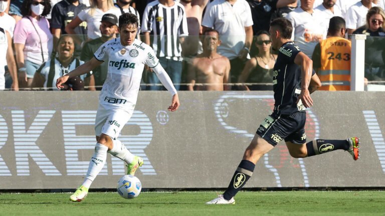 Raphael Veiga ainda acredita em título brasileiro do Palmeiras