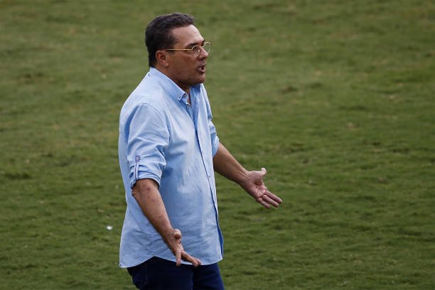 Luxemburgo se sente frustrado por não levar o Cruzeiro de volta à Série A