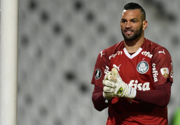 Weverton está entre os dez goleiros que mais jogaram no Palmeiras