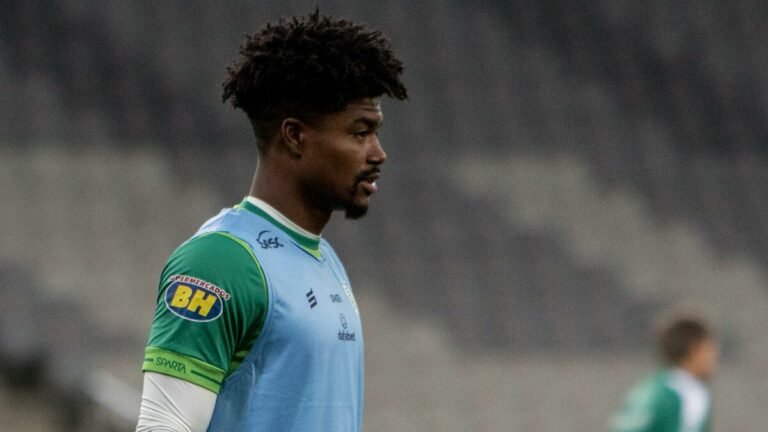 Eduardo Bauermann assina pré-contrato com o Santos, diz site