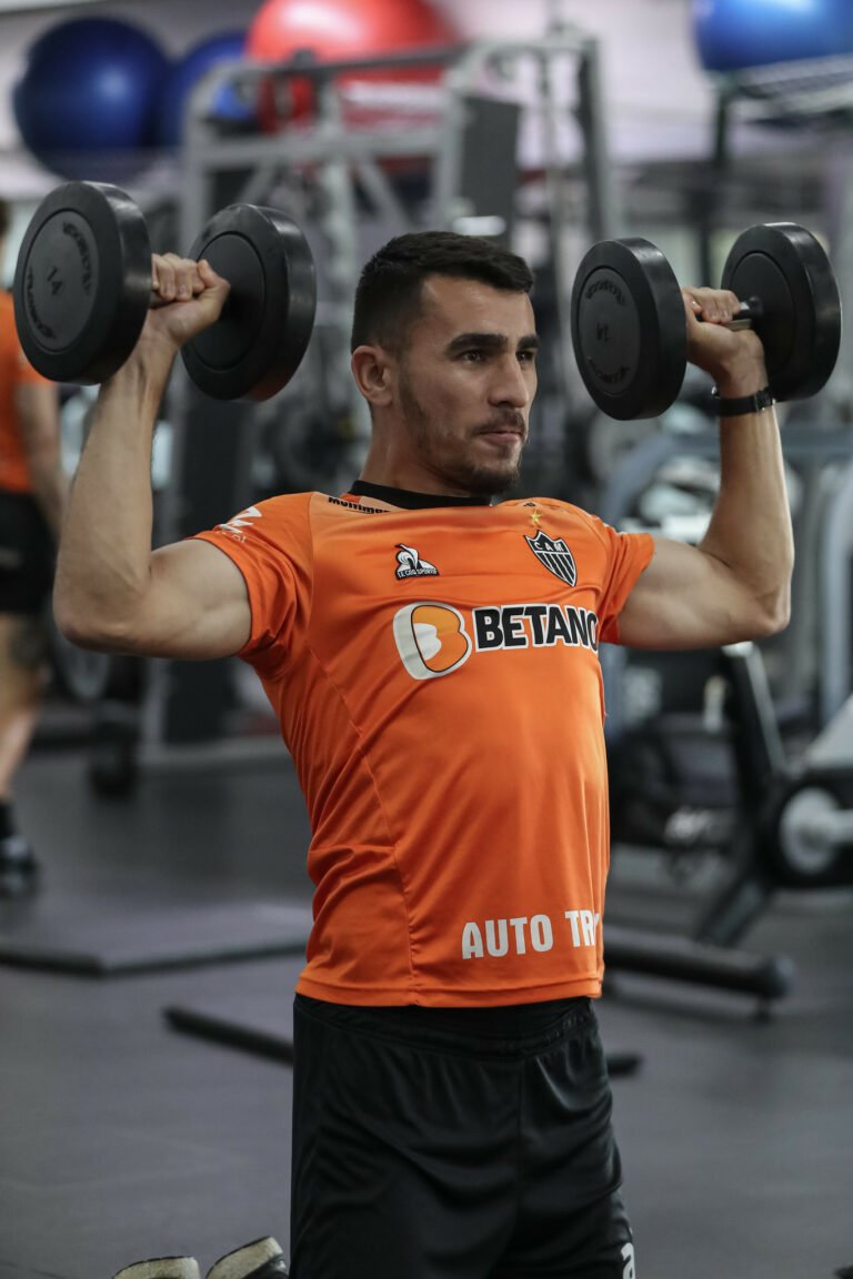 Atlético confirma status físico de Junior Alonso: “sem lesão constatada”