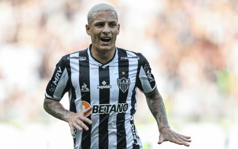 Guilherme Arana se diz em casa no Atlético e garante: “Se aparecer proposta da Europa vou pensar duas vezes”