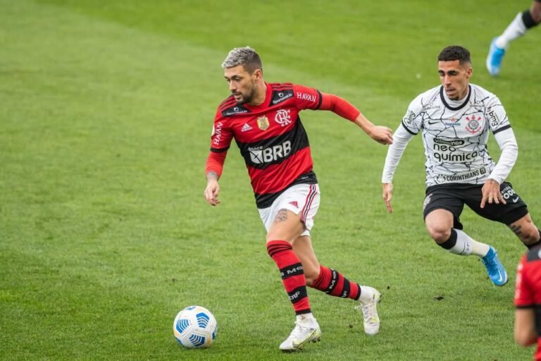 Flamengo planeja ter Arrascaeta contra o Corinthians para dar ritmo visando final da Libertadores