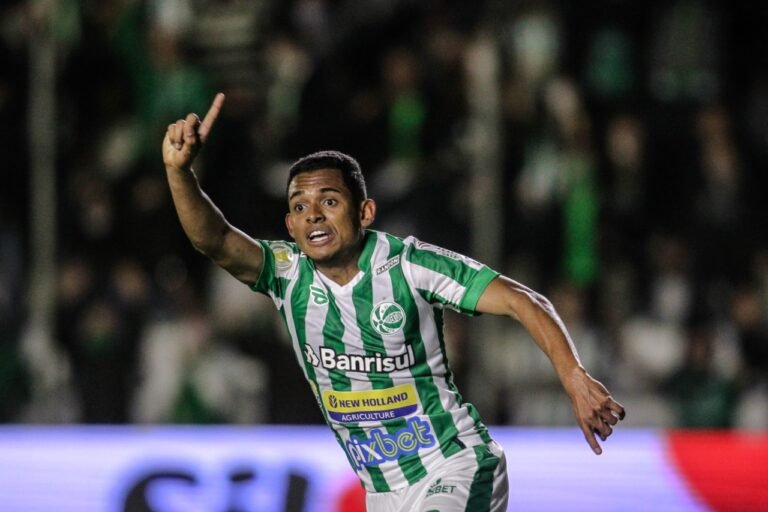 Autor de um dos gols contra o Inter, Dawhan celebra vitória e projeta partida contra a Chapecoense