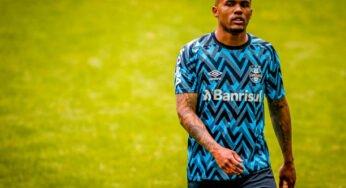Douglas Costa elogia o Corinthians e faz cobrança por reforços no Grêmio: “Que cheguem caras importantes”