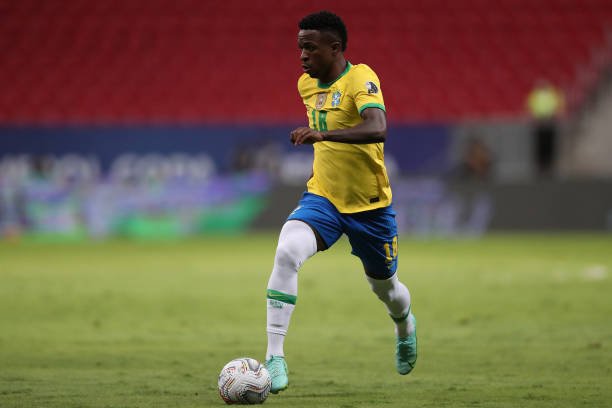Vinícius Júnior é convocado para substituir Firmino na Seleção Brasileira