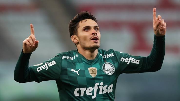 Raphael Veiga, do Palmeiras, chama atenção de mais dois clubes dos EUA