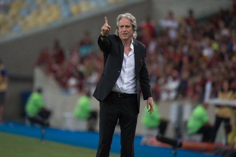 Representante de Jorge Jesus nega retorno ao Flamengo: “Não me parece viável”