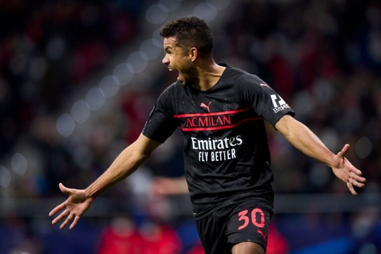 Com gol de brasileiro, Milan vence Atléti, mantem sonho vivo e complica a situação dos espanhóis na Champions