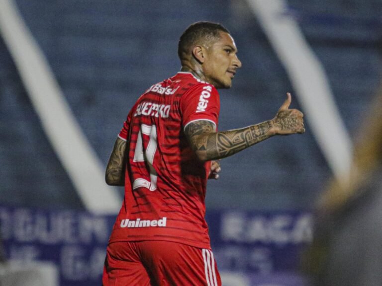Ex-Inter, Paolo Guerrero encaminha acerto com Boca Juniors, diz portal