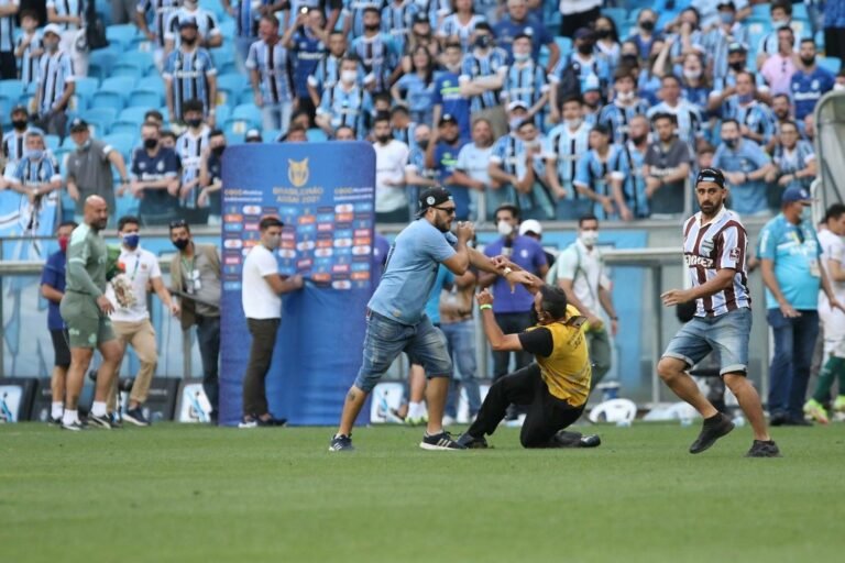 Além de vandalismo, STJD vai analisar possível ato racista de torcedor do Grêmio