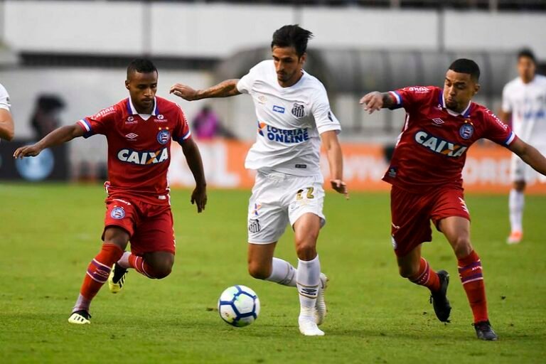 Santos e Bryan Ruiz chegam a acordo por dívida; veja valores e prazo