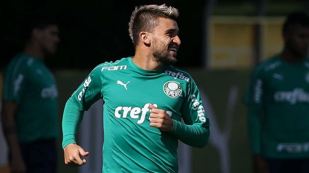 Sem espaço no Palmeiras, Victor Luis entra na mira do Fortaleza