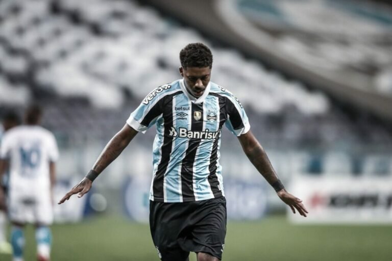 Grêmio encaminha saída de Jean Pyerre para o futebol espanhol