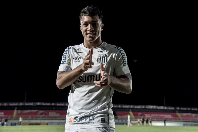 Renovação trava, e Marcos Leonardo pode ser afastado pelo Santos