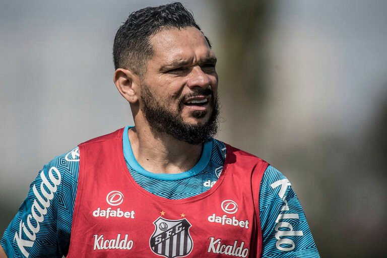 Ex-Santos, Pará rescinde com o Cruzeiro sem jogar; jogador não retornará ao Peixe