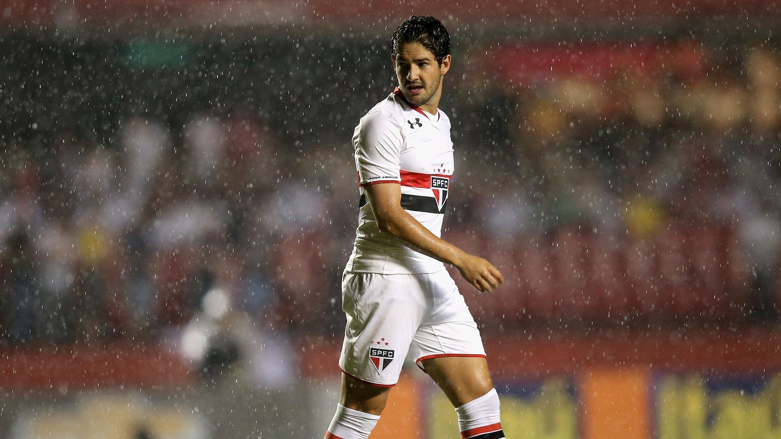 Alexandre Pato deixa mensagem para são-paulinos e aumenta rumores sobre retorno