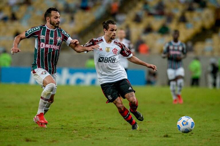 Flamengo termina 2021 com retrospecto negativo em clássicos