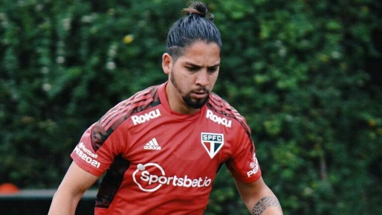 Livre do rebaixamento, São Paulo prepara lista de dispensas