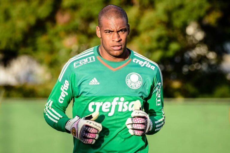 Cruzeiro faz consulta por Jailson, ex-Palmeiras