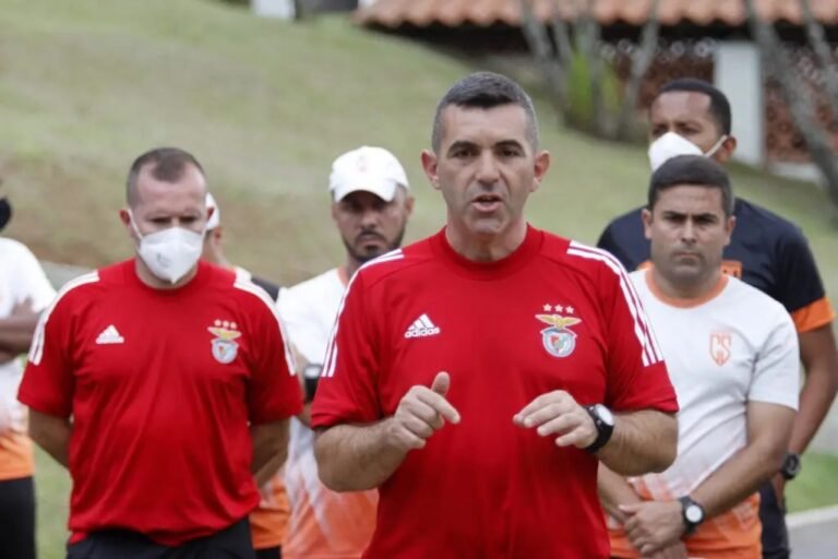 Benfica oficializa parceria técnica com clube brasileiro