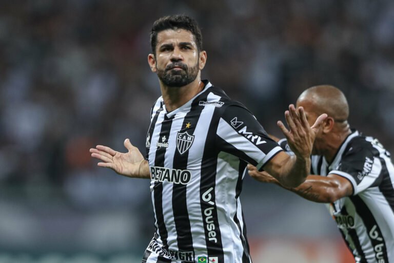 Diego Costa quer jogar no Corinthians; Atlético-MG dificulta saída