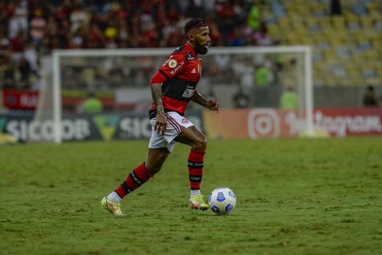 Flamengo recusa proposta do Charlotte FC por Rodinei
