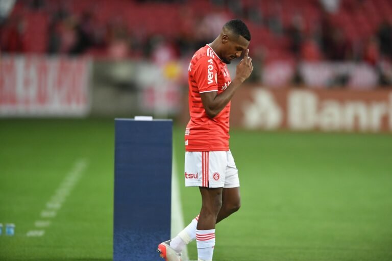 Inter faz exigência, e afasta Edenilson do Atlético-MG