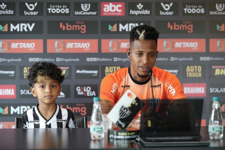 Tchê Tchê exalta força da torcida do Atlético e fala sobre secar o Flamengo