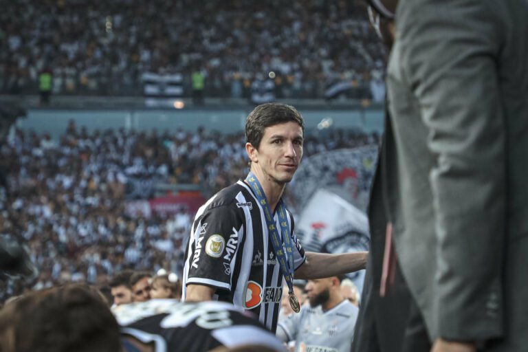 Nacho Fernández fala de temporada com o Atlético: “Foi impressionante”