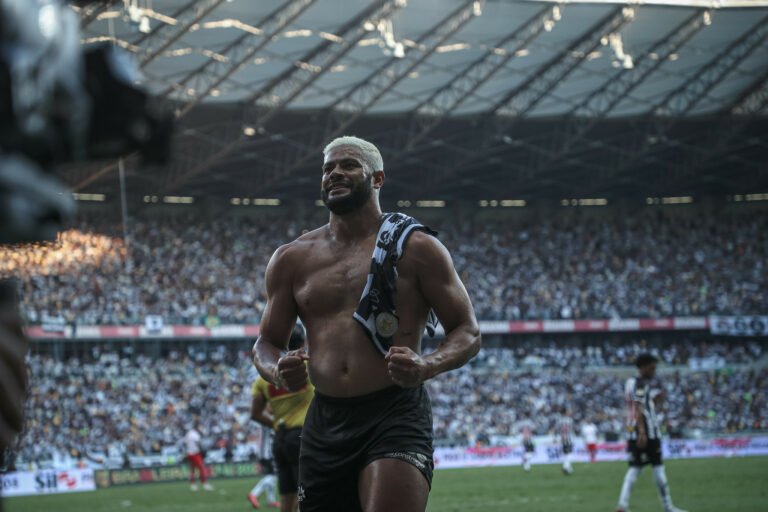 Artilheiro do campeonato, Hulk lidera participações diretas no 2º turno do Brasileirão