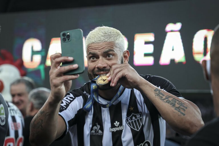 Hulk projeta tríplice coroa e fala sobre carinho da torcida alvinegra: “Já virei atleticano”