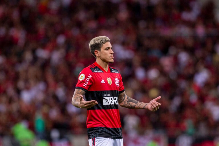 Alvo do Palmeiras, Pedro quer continuar no Flamengo em 2022