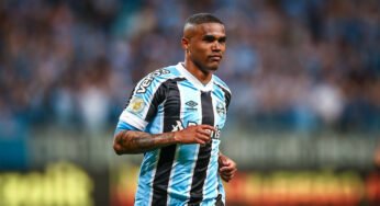 Flamengo mira contratação de Douglas Costa, afirma jornalista