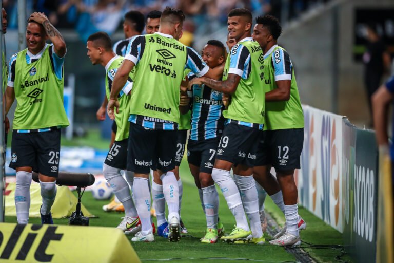 Grêmio atrasa o pagamento do direito de imagens dos jogadores