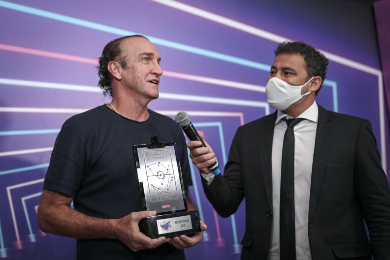 Atlético tem sete jogadores em seleção Bola de Prata; além de Cuca