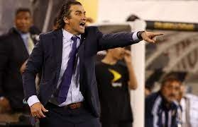 Ex-treinador do Chile é oferecido ao Internacional